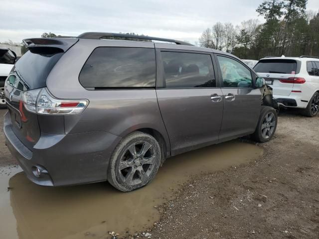 2016 Toyota Sienna SE