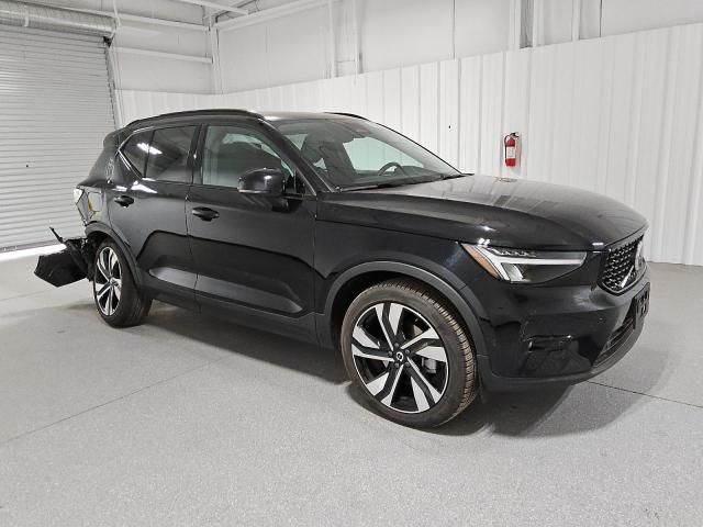 2025 Volvo XC40 Plus