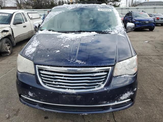 2013 Chrysler Town & Country Touring L