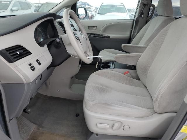 2013 Toyota Sienna LE