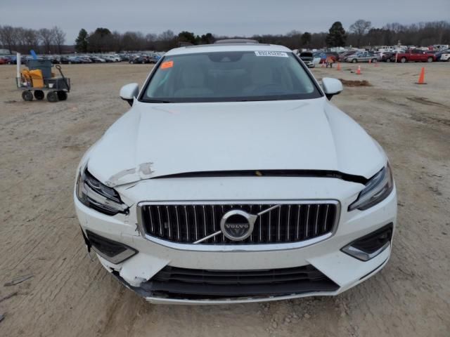 2022 Volvo S60 B5 Inscription