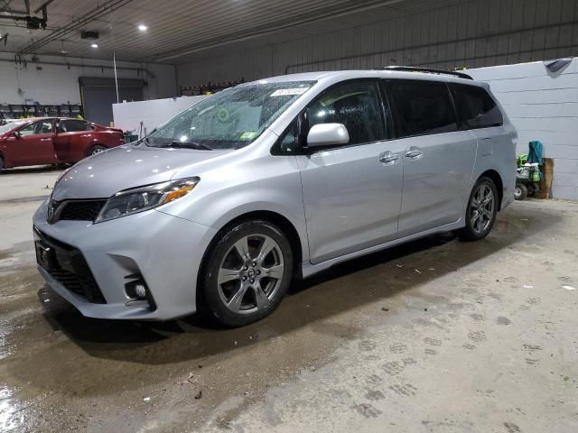 2018 Toyota Sienna SE