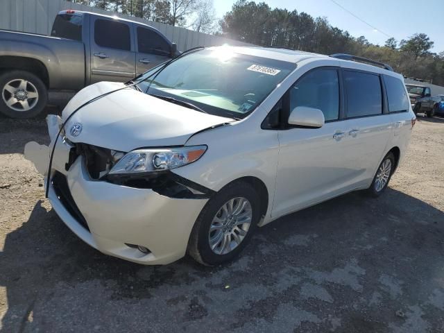 2017 Toyota Sienna XLE