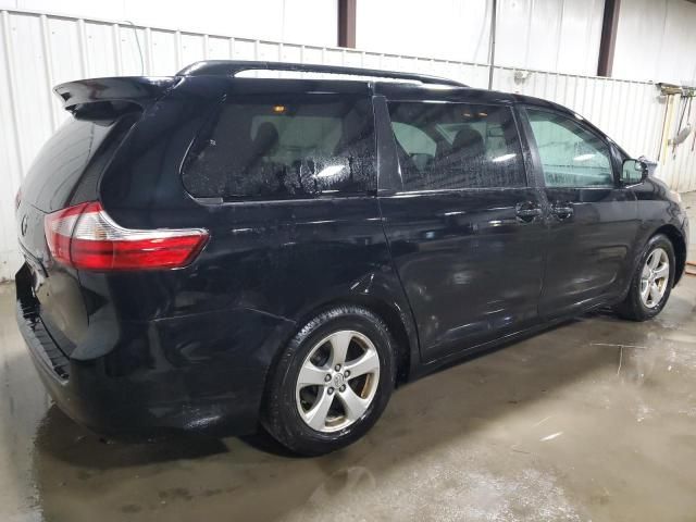 2017 Toyota Sienna LE