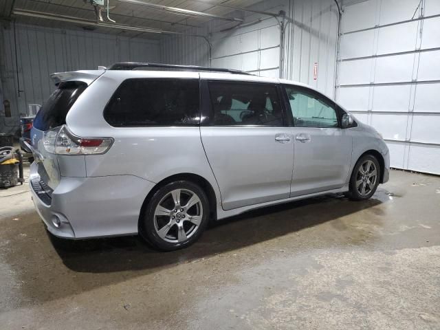 2018 Toyota Sienna SE