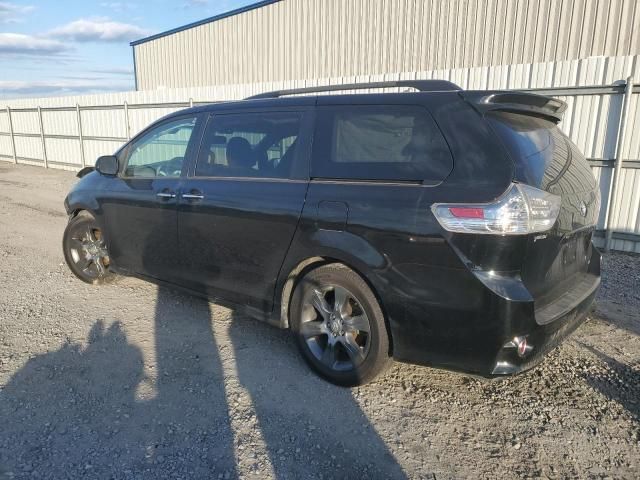 2015 Toyota Sienna Sport