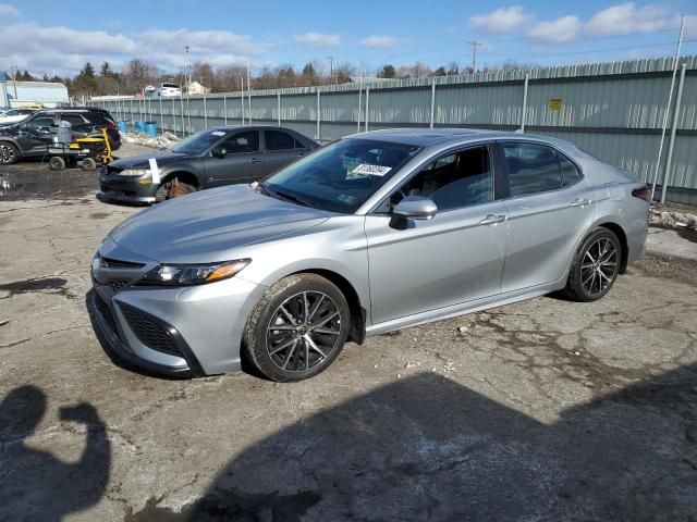 2022 Toyota Camry SE