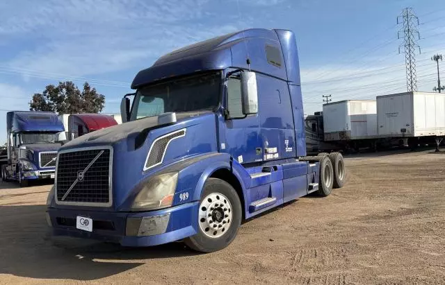 2013 Volvo VN VNL