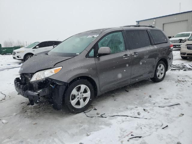 2014 Toyota Sienna LE