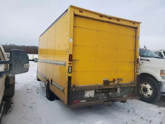 2011 Ford Econoline E350 Super Duty Cutaway Van