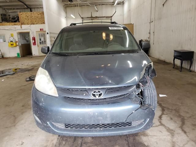 2010 Toyota Sienna XLE