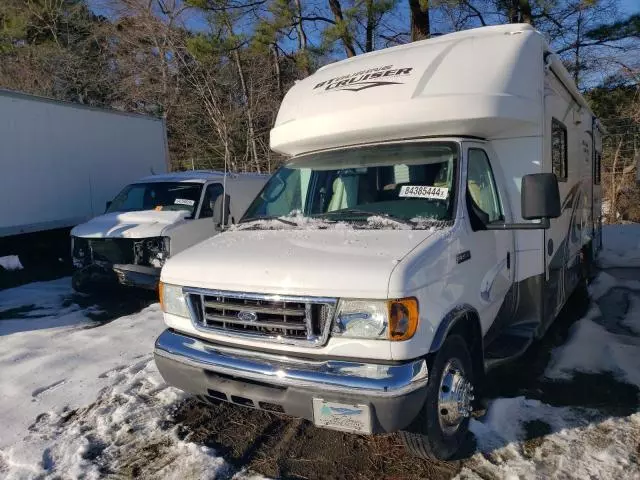 2006 Ford Econoline E450 Super Duty Cutaway Van