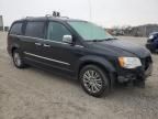 2016 Chrysler Town & Country Touring L