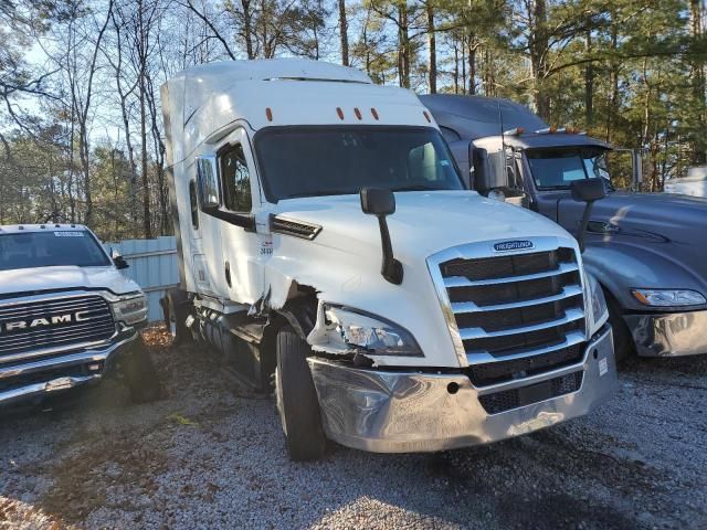 2020 Freightliner Cascadia 126