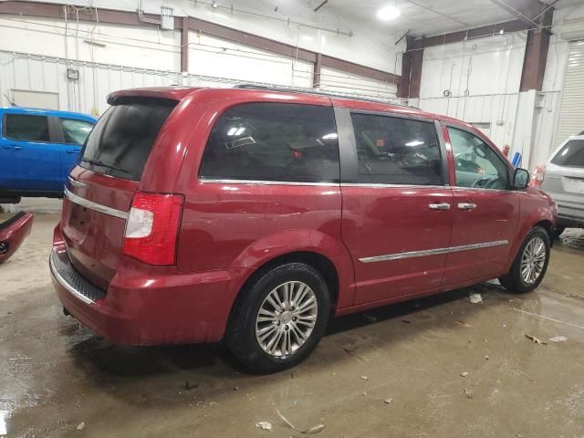 2014 Chrysler Town & Country Touring L