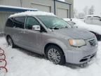 2014 Chrysler Town & Country Touring L