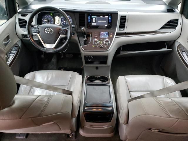 2016 Toyota Sienna XLE