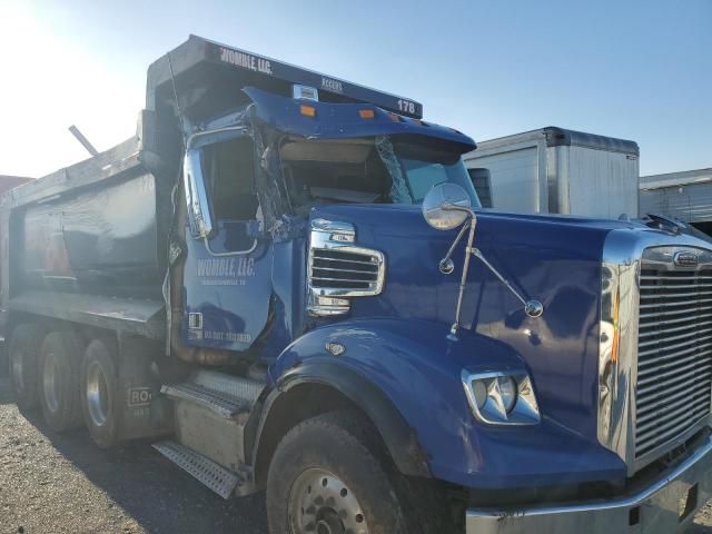 2018 Freightliner 122SD