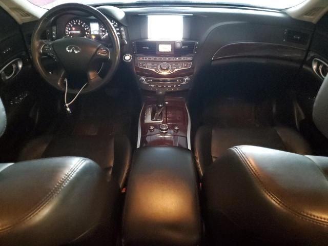 2016 Infiniti Q70 3.7