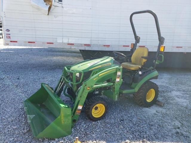 2019 John Deere 1025R