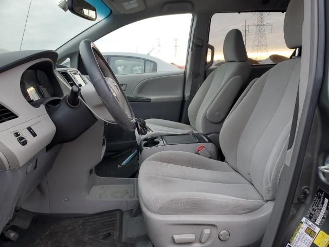 2014 Toyota Sienna LE