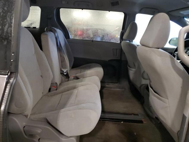 2015 Toyota Sienna LE