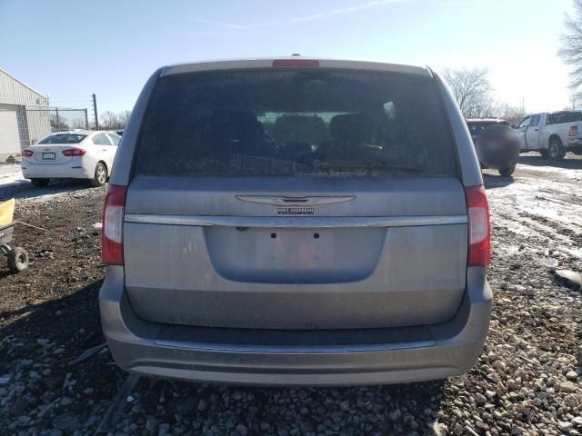 2016 Chrysler Town & Country Touring