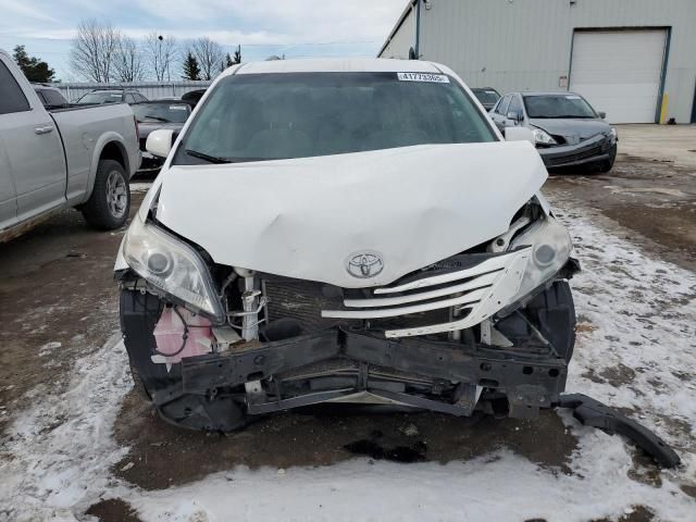 2017 Toyota Sienna LE