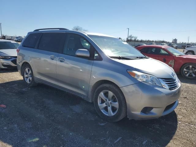 2016 Toyota Sienna LE