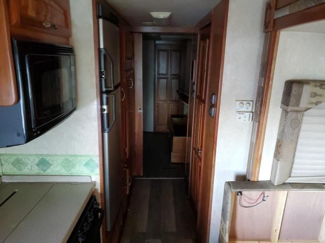 2004 Workhorse Custom Chassis Motorhome Chassis W22