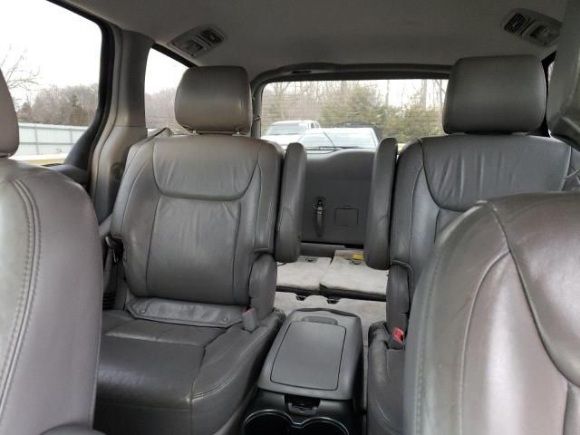 2005 Toyota Sienna XLE