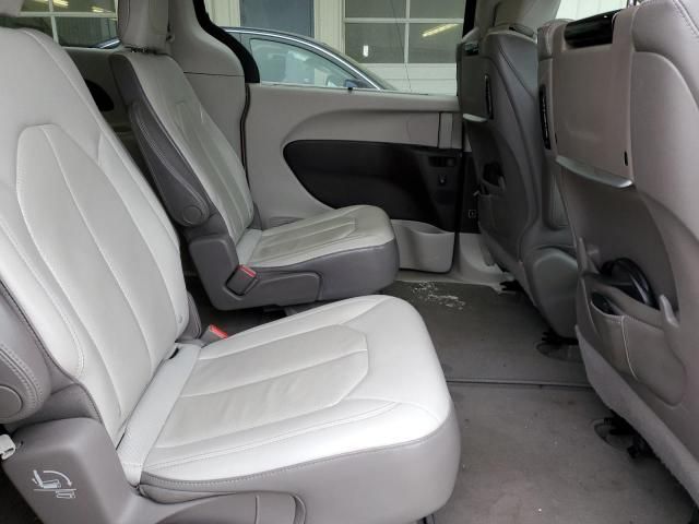 2017 Chrysler Pacifica Touring L Plus