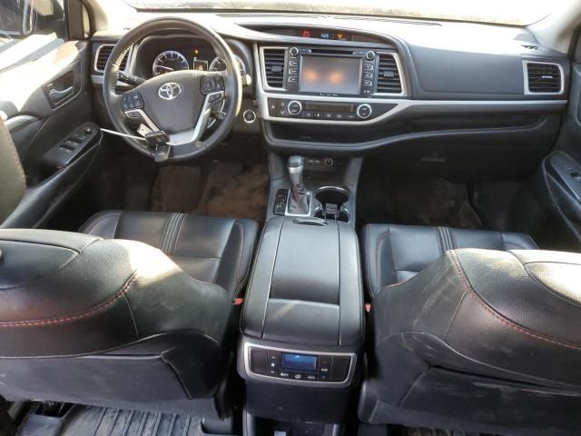 2019 Toyota Highlander SE