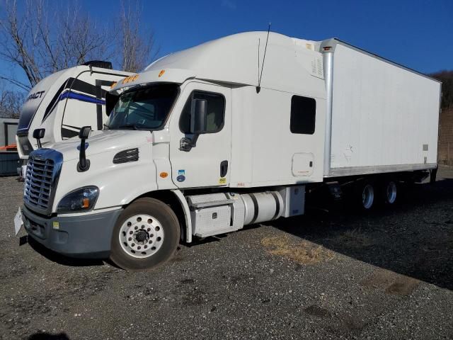 2014 Freightliner Cascadia 113