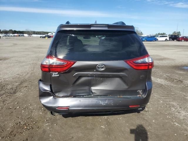 2020 Toyota Sienna XLE