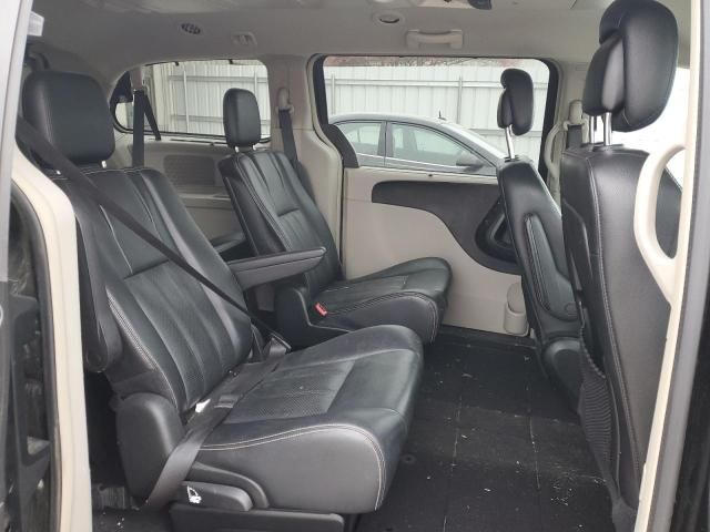 2014 Chrysler Town & Country Touring L