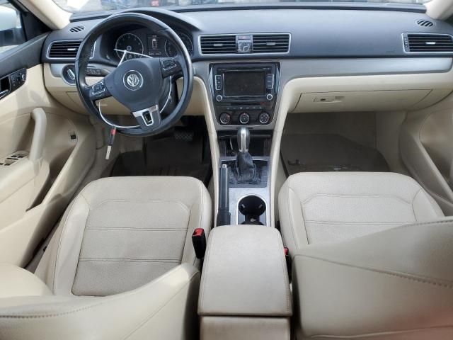 2015 Volkswagen Passat SE