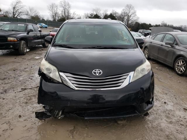 2016 Toyota Sienna XLE