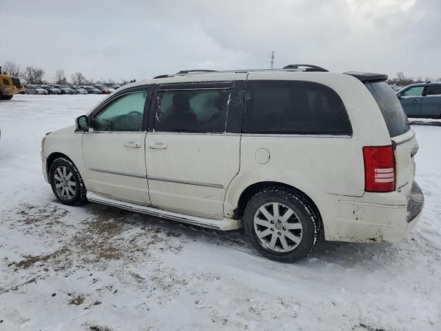 2009 Chrysler Town & Country Touring