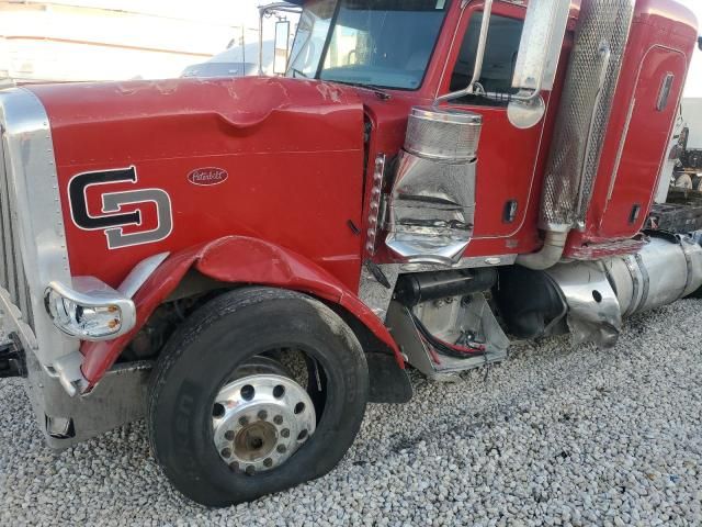 2012 Peterbilt 388