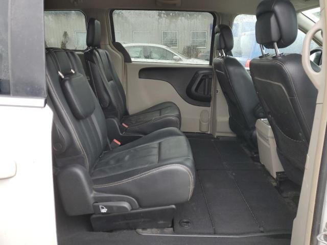 2012 Chrysler Town & Country Touring