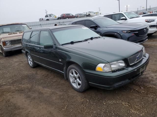 2000 Volvo V70 Base