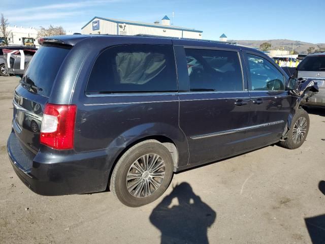 2014 Chrysler Town & Country S