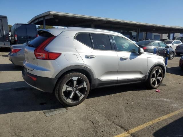 2019 Volvo XC40 T5 Momentum