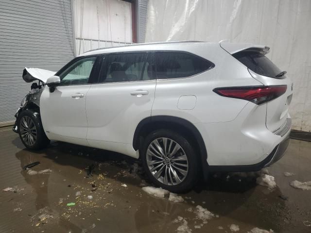 2022 Toyota Highlander Hybrid Platinum