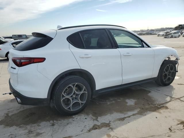 2021 Alfa Romeo Stelvio Sport