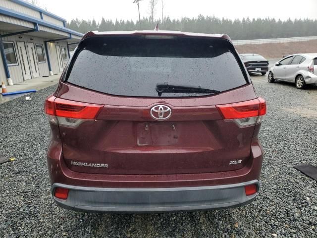 2017 Toyota Highlander SE