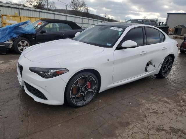 2022 Alfa Romeo Giulia Super