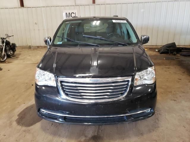 2013 Chrysler Town & Country Touring L