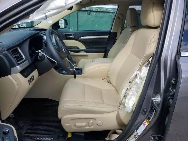 2018 Toyota Highlander SE